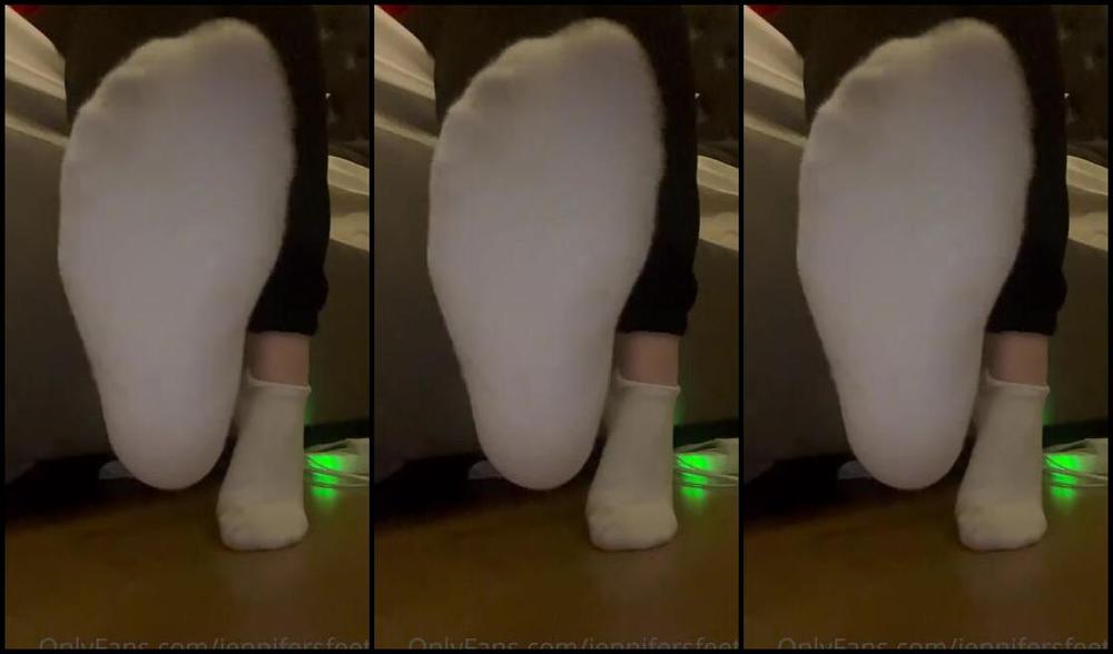 Jennifers Feet Nicknamed Jennifersfeetx 11 22 2021 Onlyfans Video Working All The Time Make My Feet So Stinky I Wish You Could Stick Your Nose