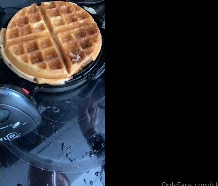 Clca69 481096565 07 08 2020 Making Waffles