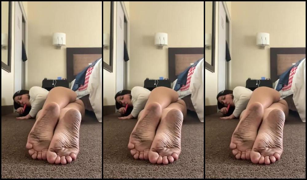 Gia S Feet Nicknamed Footsiebab 01 28 2022 Onlyfans Video This Was A Custom My Customer Was So Kind That He Said I Should Post