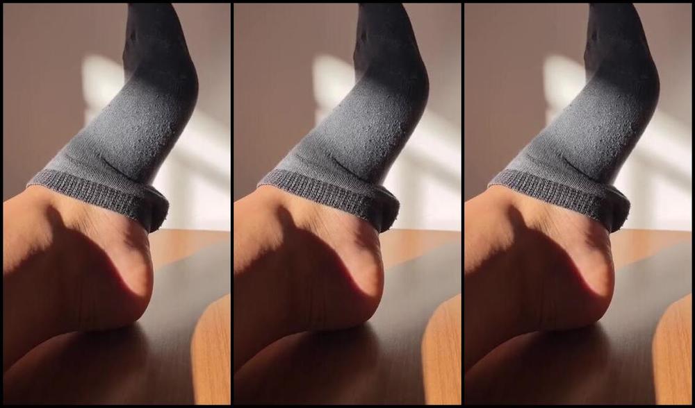 Caliupe Feet Nicknamed Caliupe Feet Foot Fetish 03 16 2024 Onlyfans Video Um Pezinho Ao Sol Pra Alegrar Seu Final De Semana Sera Que Cabe Na Sua Boca