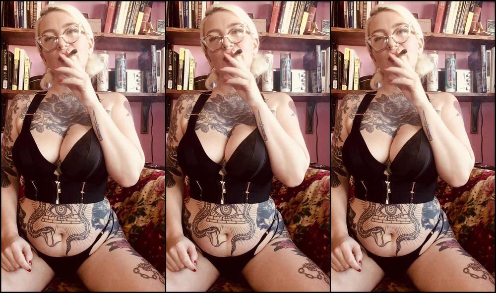 Veronicarosexo 126091436 01 14 2020 Vintage Vixen Smoking And Striptease Fetish Clip