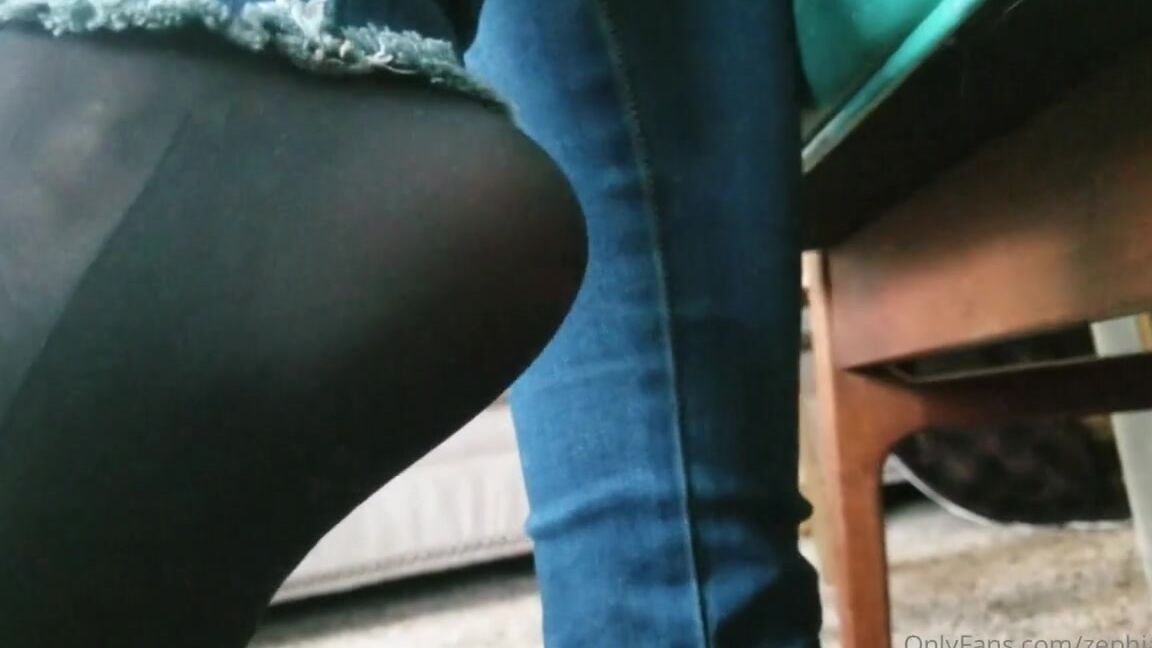 Worldgoddess Onlyfans Remain On All Fours Eyes Downyou May Only Look At My Beautiful Nylon Feet