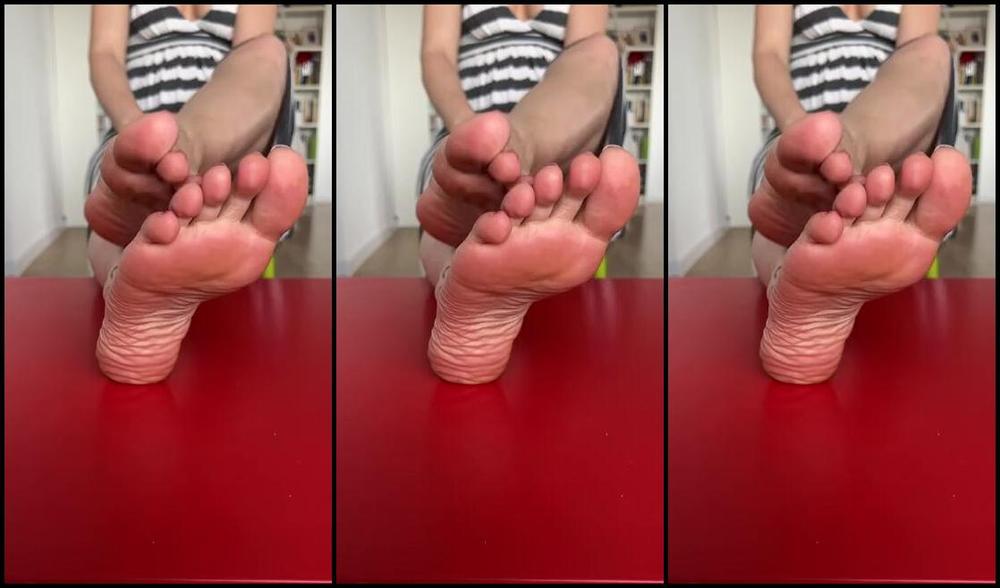 Cute Lily F33T Nicknamed Cute Lily F33T 03 24 2023 Onlyfans Video Who Likes Delicate Tickles Jv