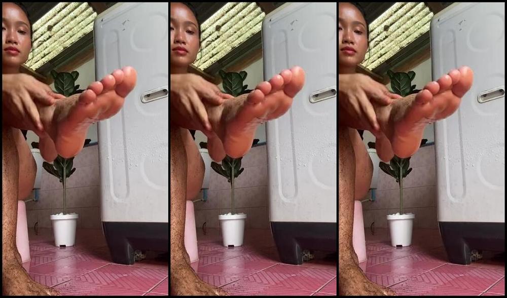 Goddessnutty2 Onlyfans Take A Shower And Scrub My Feet Make Feet Soft U Wanna Join 5