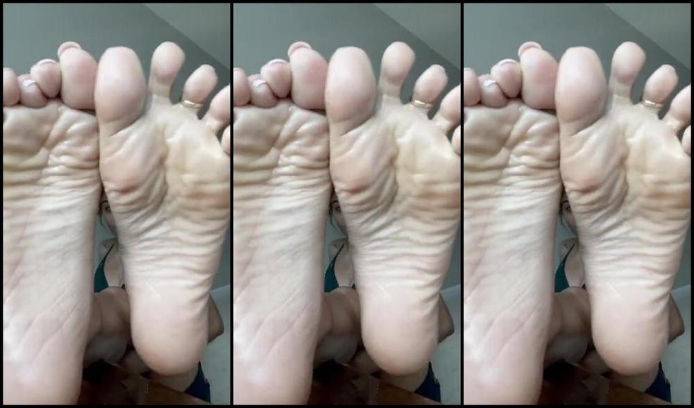 Solelessky Onlyfans Staring At These Petite Soles Of Mine Leave You Dripping Each Time