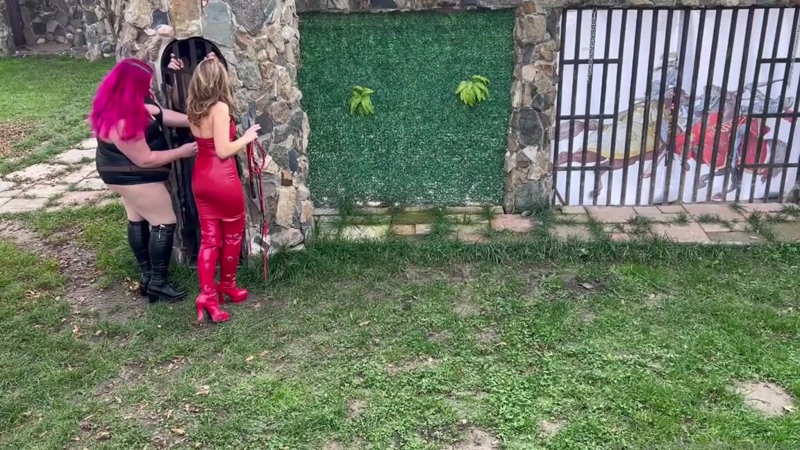 Mistress Zeida Onlyfans Everyday Newclip Preparing For Hard Whips The Bastion Prisoner