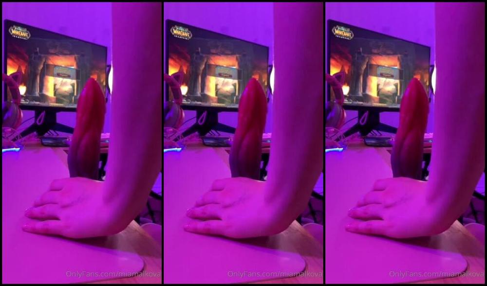 miamalkova-25-09-2019-64174665-full-show-release-thank-you-guys-for-sticking-around-and-showing-your-loyalty-i-love-yo