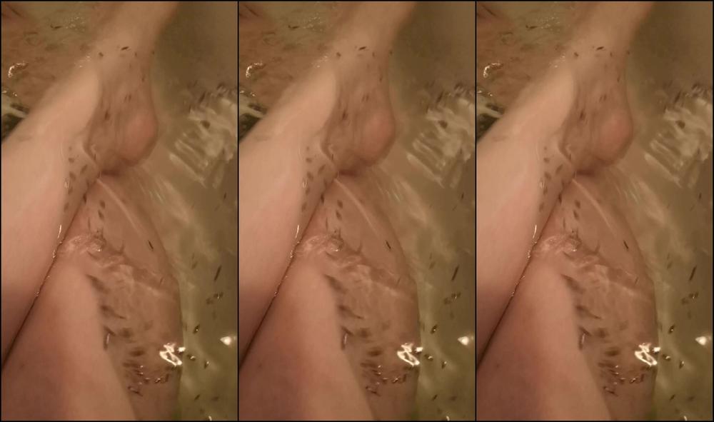 Kyramadu 3166563217 01 18 2024 Bei Dem Wetter Hilft Nur Ein Heisses Bad