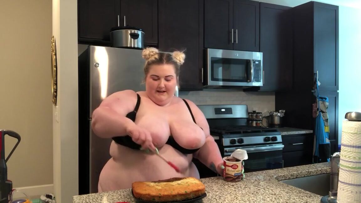 ICING TIT PLAY_queenivybbw PornHubPremium