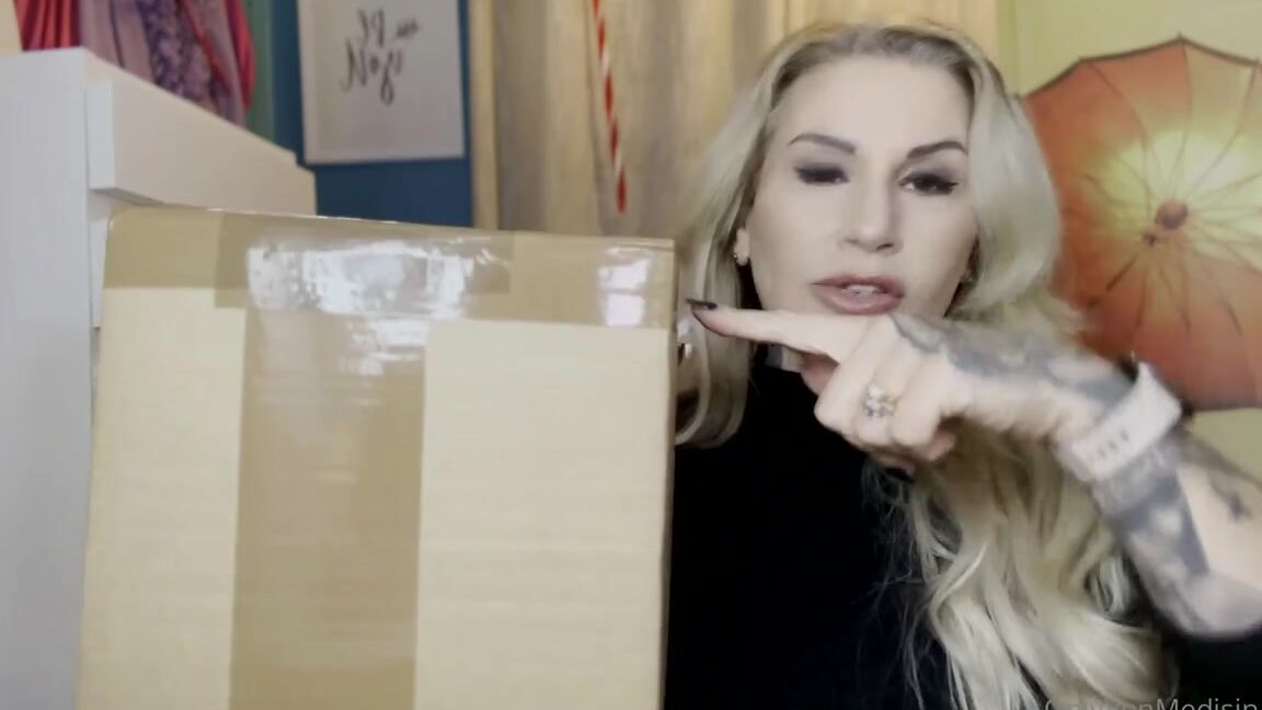 Mistress Ava Von Medisin Aka Avavonmedisin Onlyfans You May Know What S In The Box But Here S An Insight Into The Rest Of