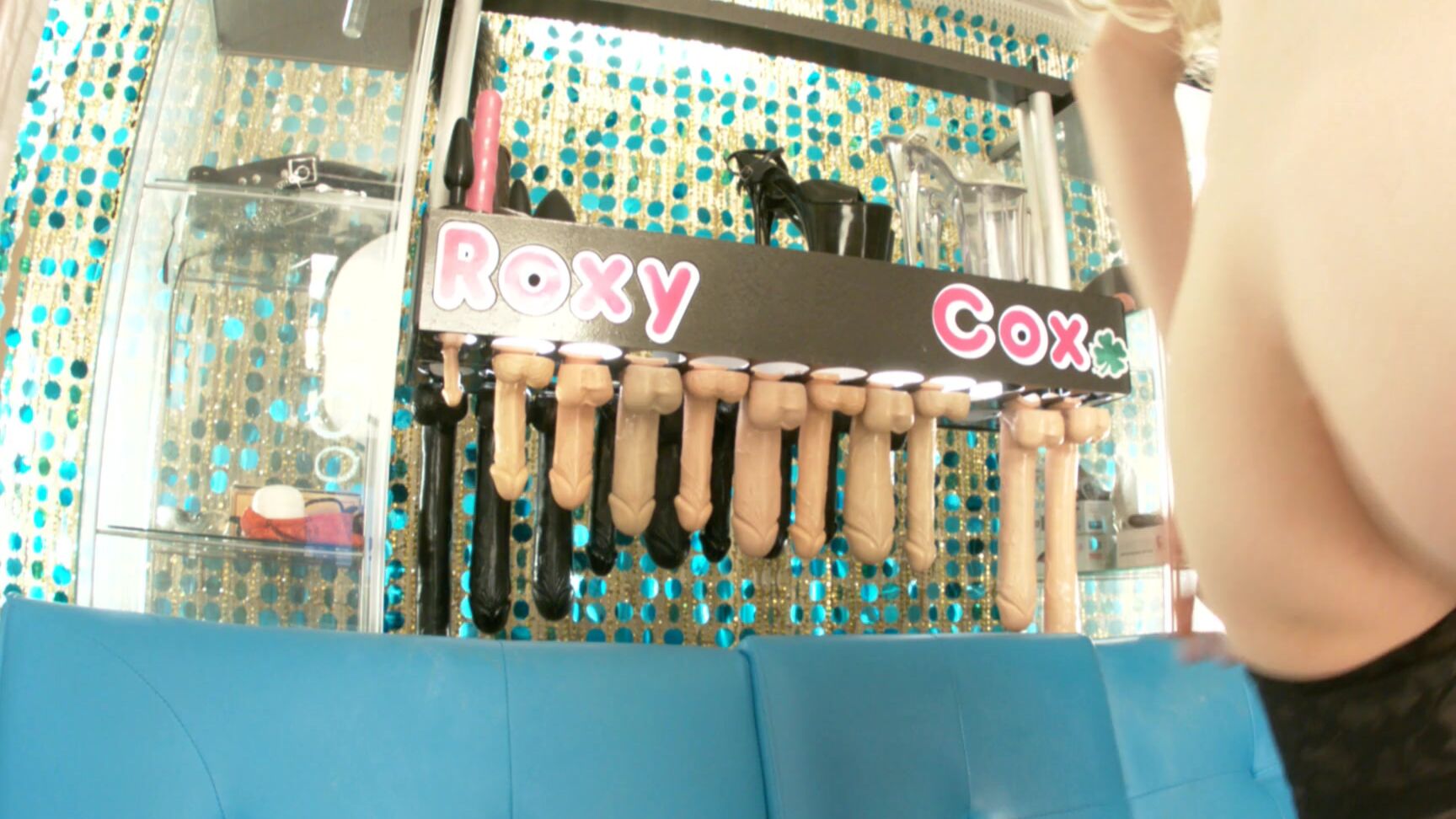 Anal, Big Toys, Gaping, Glass Dildos, Riding roxy cox stretching my holes with huge toys ManyVids