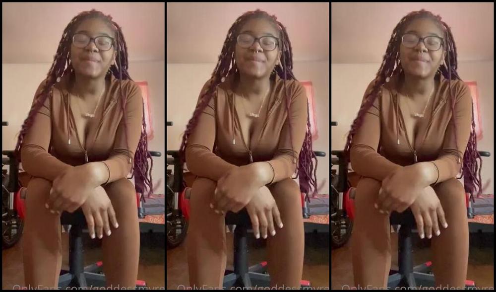 Xosolesbyme Aka Goddessmyree Onlyfans Taking My Nice New Sweaty Slippers And Socks Off Mm Come Here And Smell Them For