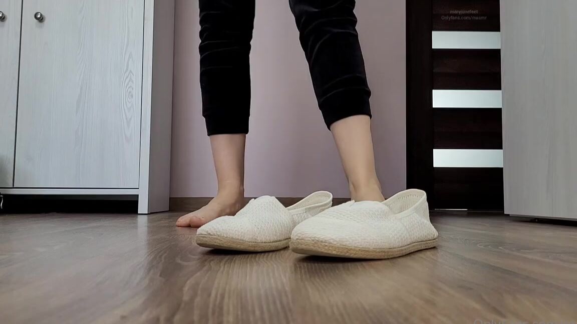 Masmr Onlyfans 7July White Espadrilles Trying On And Walking Someone Just Left Them There So Why Not To Take