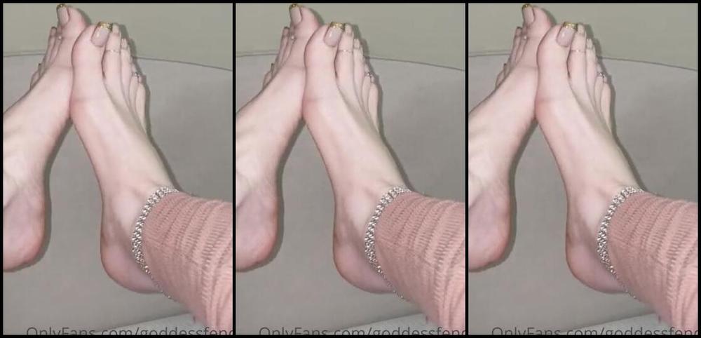 Fendi Feet Aka Goddessfendi Onlyfans Who S Paying For My Next Mani Pedip