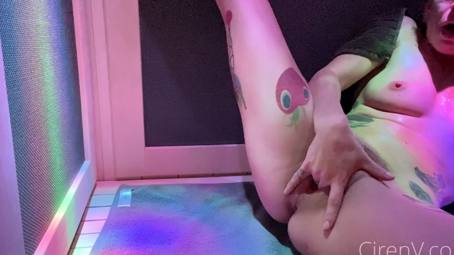 Solo Female,Amateur Solo,Solo masturbation,Huge Labia,Jerking Off ciren verde jerking of meaty pussy in sauna ManyVids