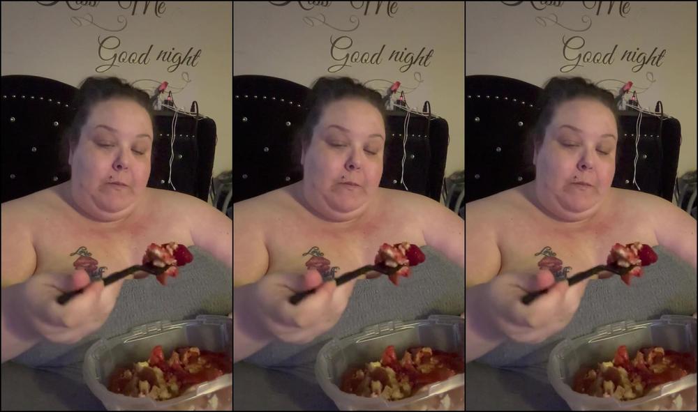 Jloves Sausage Eggs And Pancakes With Strawberries And Cheesecake Oh