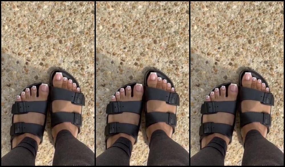 Queenjodiieetoes Aka Prettyfeetonly1800 Onlyfans In Public Knowing People Could See