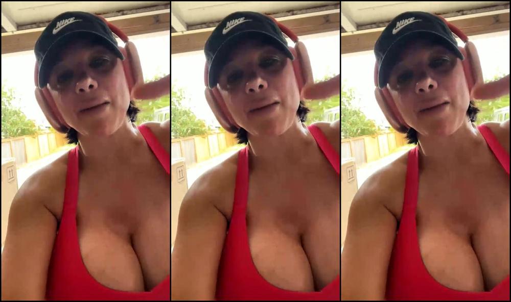 Thebrittanyxoxo Stream Started At Pm Live While On My Peloton