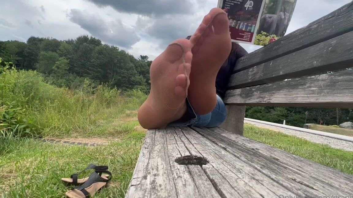 Shawna Nicknamed Granitegirl Onlyfans Just My Feet In Sweaty Pantyhose