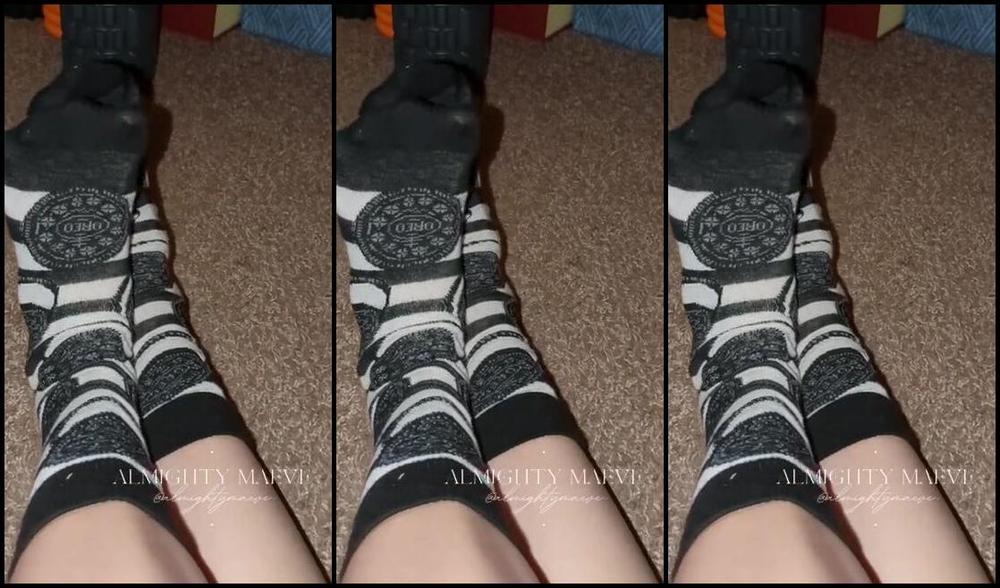 Almighty Maeve Nicknamed Almightymaeve 12 27 2023 Onlyfans Video One Of My Stocking Stuffers From Santa T8T