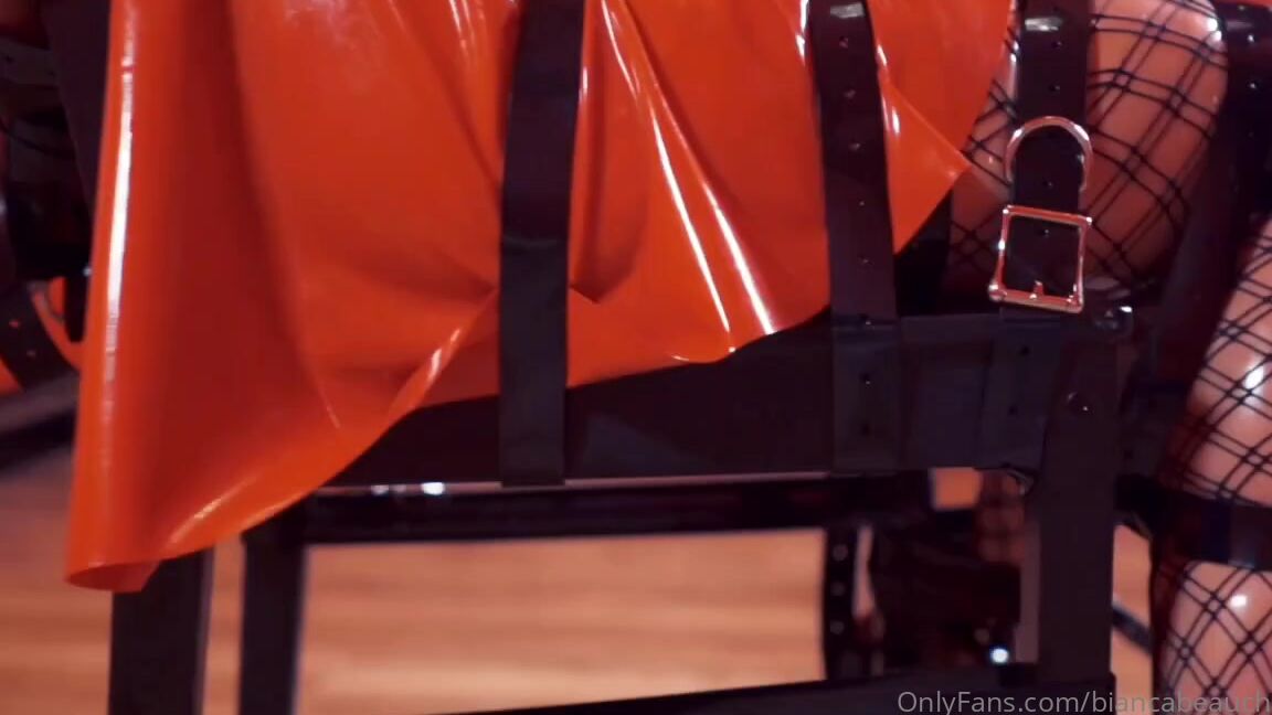 Biancabeauchamp 2021 11 10 0Gw9U6Uzpd07Emc3A1Zzl Source