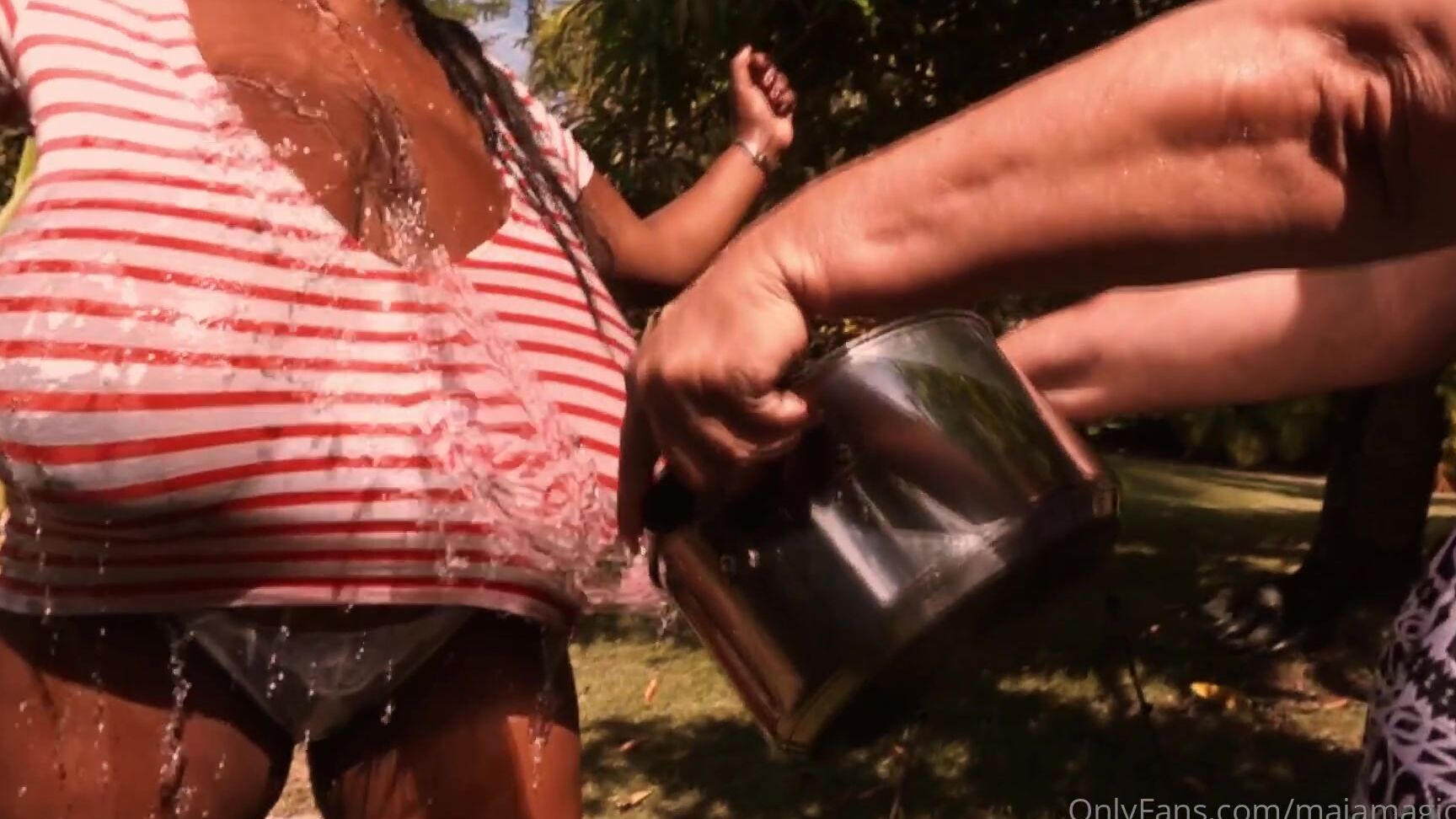 Majamagic M Miosotis Big Tits In A Too Small Shirt Mioclaribel