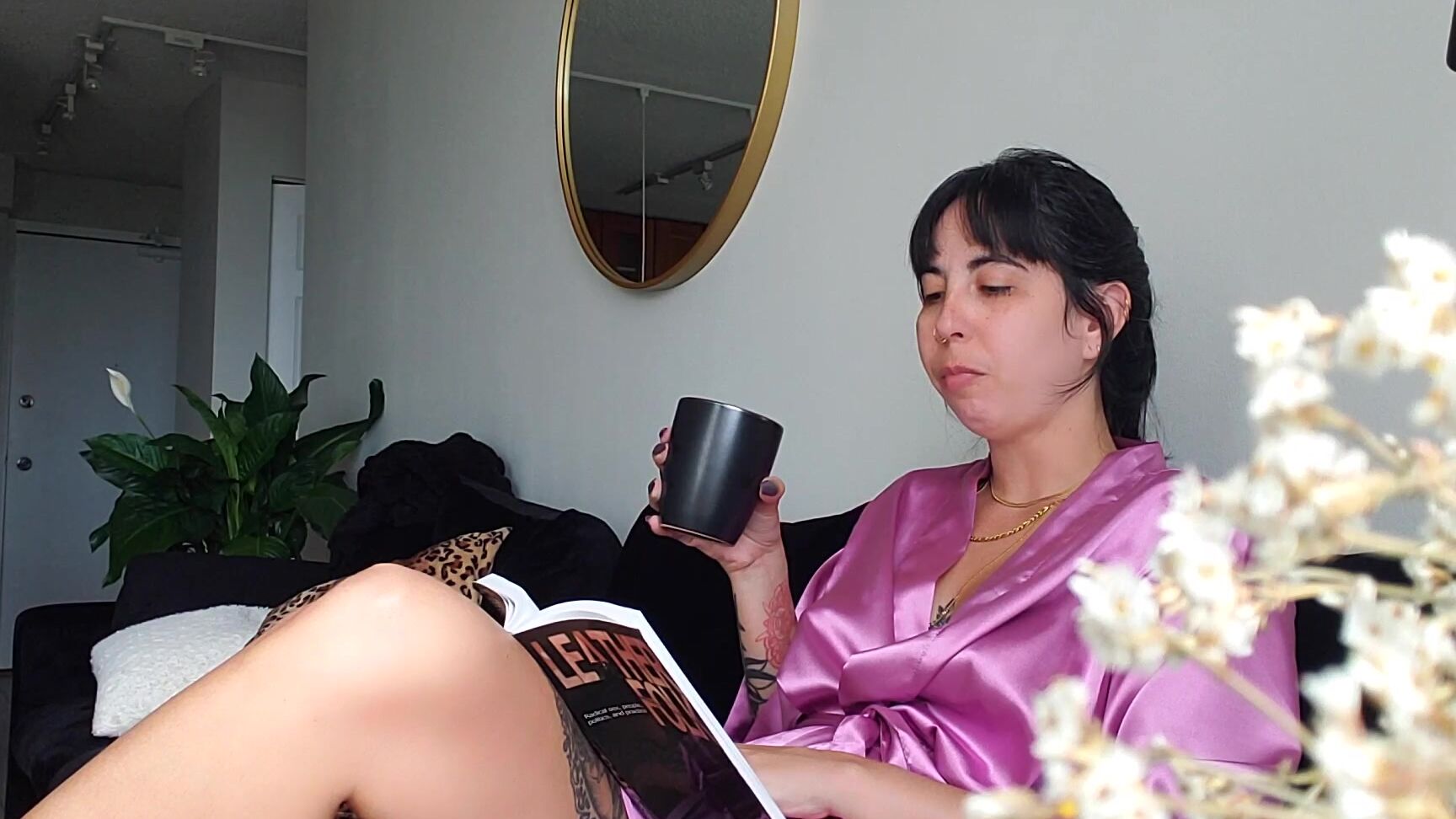 "jadelussuria" femdom, ignore, reading, voyeur Morning Routine Voyeur manyvids