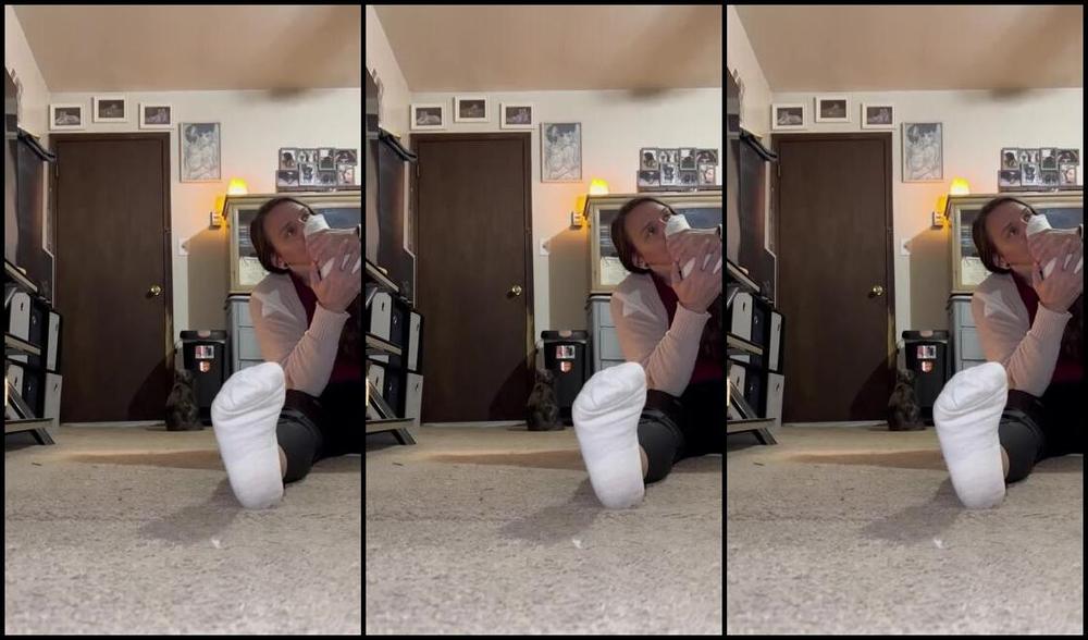 Soldmysolesforink Nicknamed Soldmysolesforink 10 12 2023 Onlyfans Video I Could Get Used To This At Home Work And I Finally See The Appeal N32R