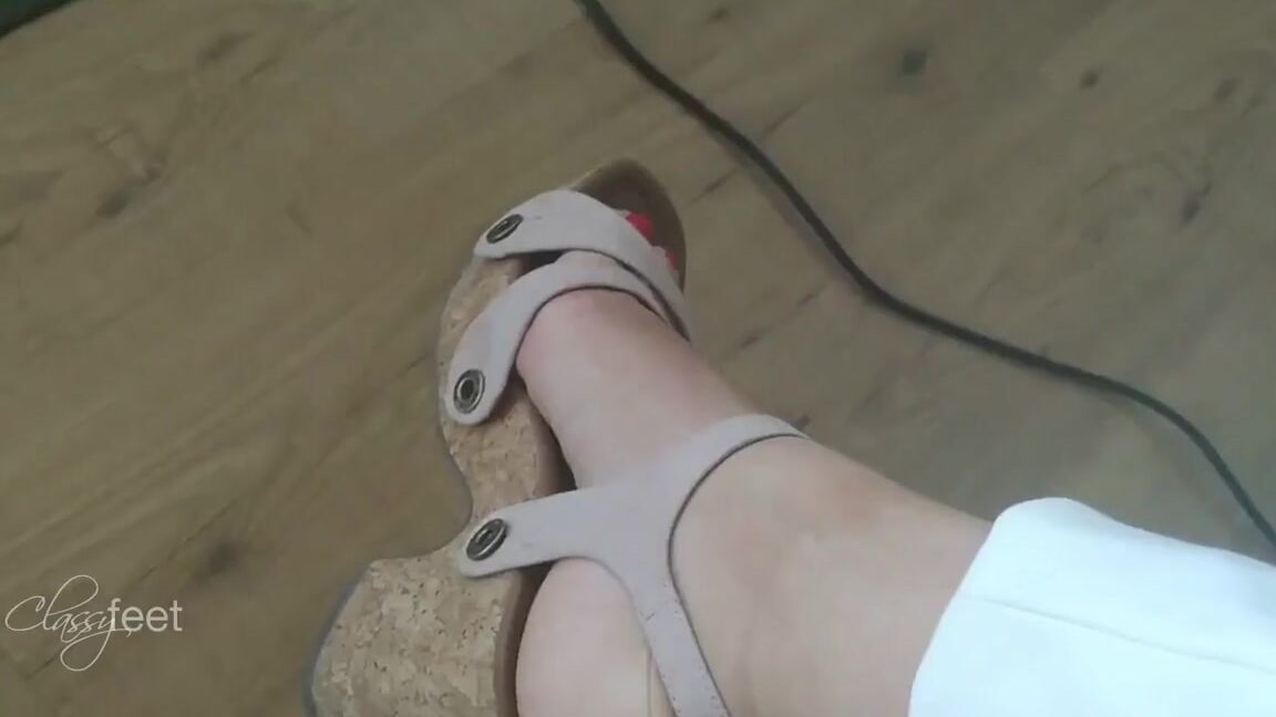 Classyfeet Sofia Nicknamed Classyfeet 07 12 2019 Onlyfans Video Another Day At The Office