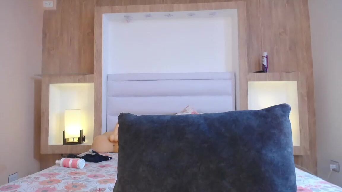 "Melted_Chocolate" deepthroat, drool, fingerfucking, masturbation, squirt Squirting Fingers manyvids