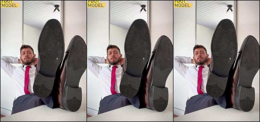 Brfootmodel 2779152820 02 18 2023 Office Time With The Big Feet Masondrett