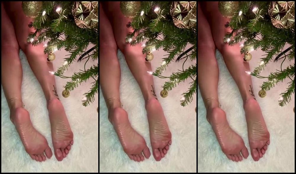 Goddess Pussyfoot Aka Goddesspussyfoot 12 18 2024 Onlyfans Video Watch Me Under The Tree By The Fire Q
