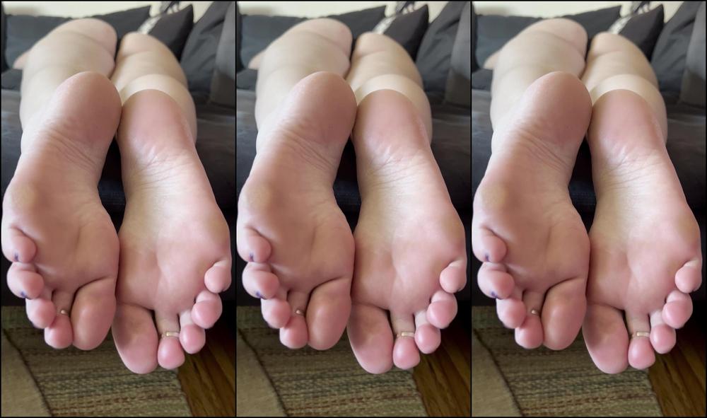 Faewilde 3033804368 09 30 2023 After Being At A Museum All Day I Came Home Took My Pants And Shoes Off