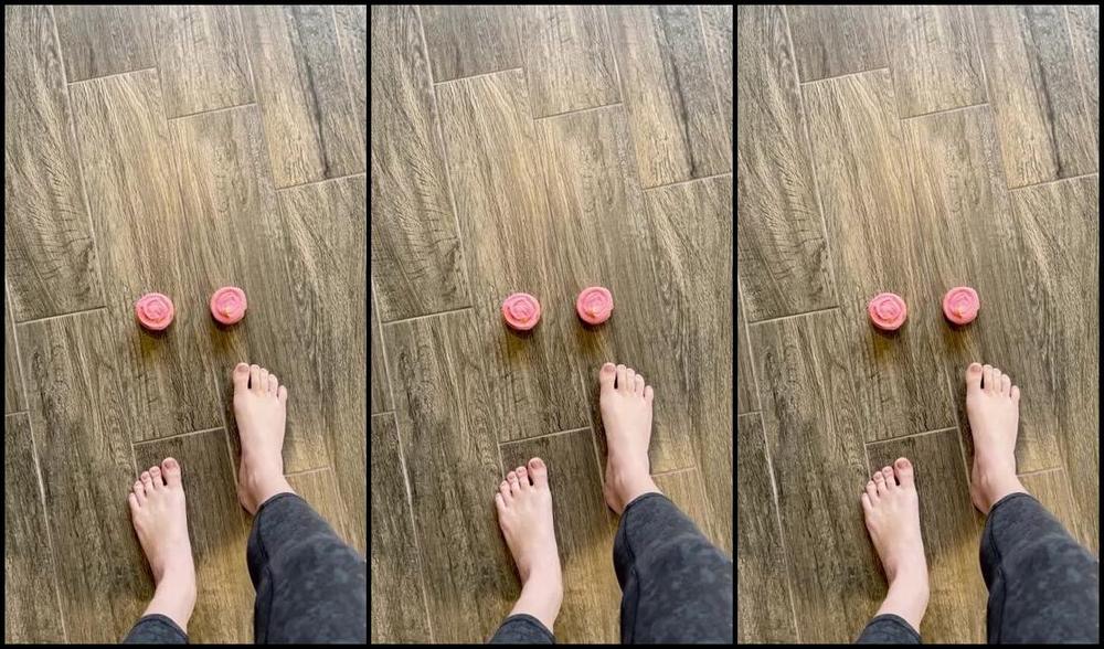 Brooke Jones Nicknamed Myposedtoesvip Onlyfans Its My Birthday Time For A Little Cake Smash Would You Want To Lick My Feet Clean After This