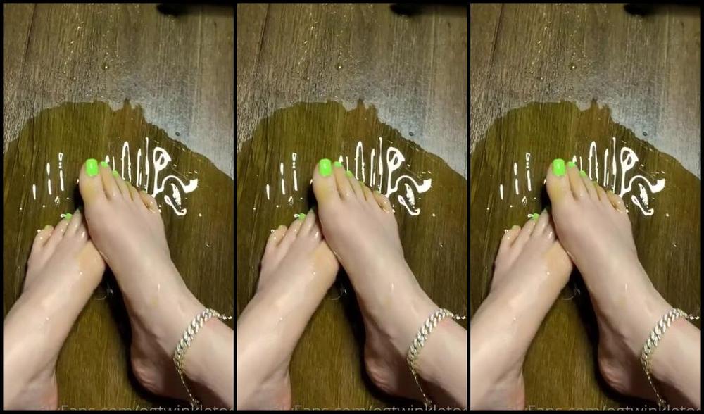 Waifu Jess Nicknamed Waifufeetmilkog Onlyfans Honey Bunny Next Time I M Eating It Off My Feet 2