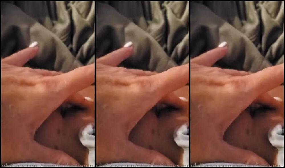 Wonderaeetwoman Nicknamed Wonderfeetwoman Onlyfans A Little Tease Before Dinner