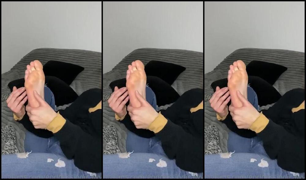 Goddess Indica Wynter Nicknamed Goddessindicawynter 02 23 2023 Onlyfans Video My Feet Smell So Bad