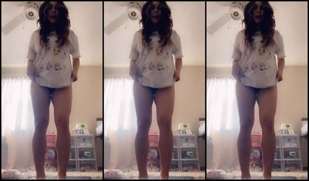 Sunny Zass Nicknamed Milfparadise Onlyfans 02 07 2022 Stretching And Trying On Gift From Member