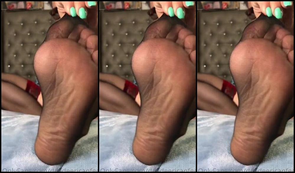 Deedeericanfeet Onlyfans Gm These Sexy Black Sheer Nylons Wit This Pretty Polish Great Combination Hehe As Requested