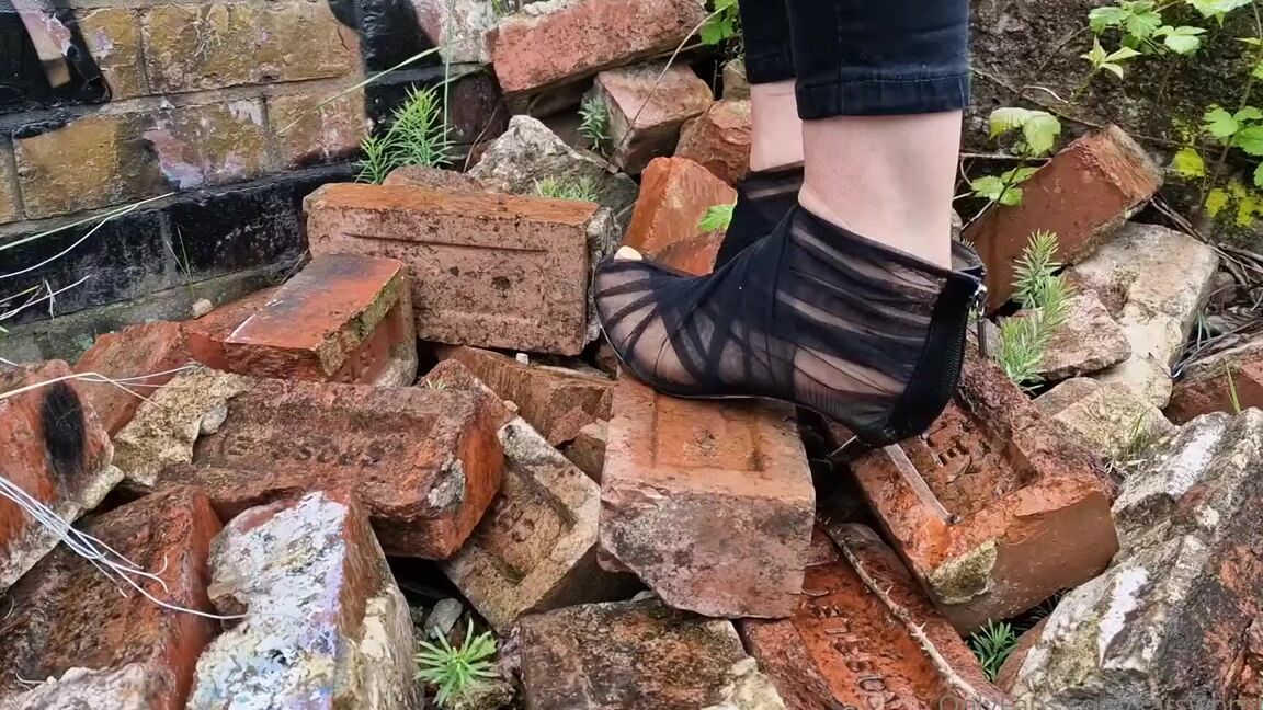 Kats Worn Heels Nicknamed Katswornheels Onlyfans I Love The Feeling As The Heels Slide Between The Rocks Shredding The Material Think They