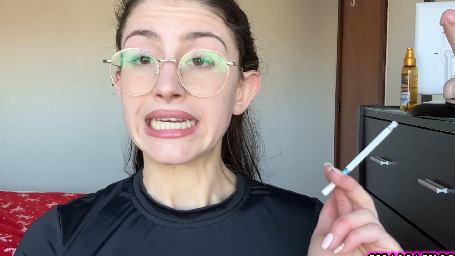 "Shanaxnow" confession, jeansfetish, jeanspantswetting, pee, sfw, smoking PEE ON MY JEANS WHILE SMOKING CONFESSION MAKES ME HORNY manyvids