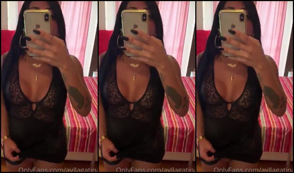 ayllagatina-05-10-2020-1022254182-i-was-touching-myself-until-i-started-getting-horny-would-you-like-to-be-here-to-help-me