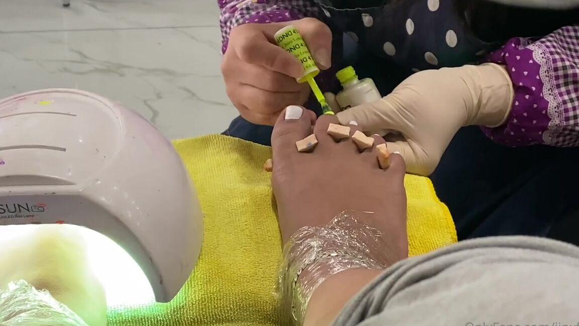 Jinxfetish Nicknamed Jinxfetish Onlyfans New Pedicure Who Will Be The First To Get Milked From A Classy French Pedi To A Neon Yellow Summer