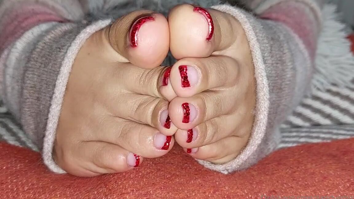 Mica Sandy Nicknamed Sandysmallfeet Onlyfans Soft Open Toes Warm Socks And My Perfect Shiny Red Pedi Will You Massage