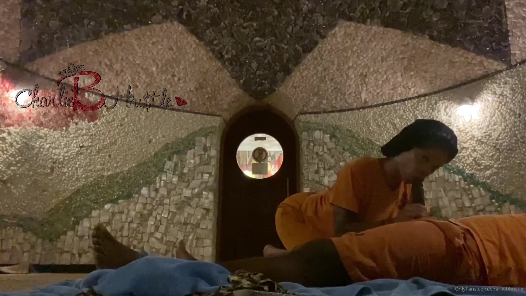 charliebhustle-06-02-2020-143053441-new-risky-public-scene-sauna-sex-at-the-spa-very-wet-creamy-quickie-