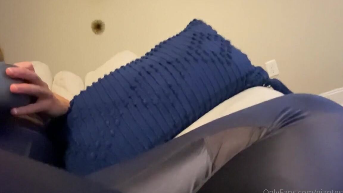 Giantess Tara Nicknamed Giantesstara 05 07 2024 Onlyfans Video Happy Tt