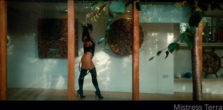 obeymistressterra-05-12-2019-99079253-my-fans-are-the-first-to-see-my-newest-promo-video-cat-woman-the-final-cut-enjoy