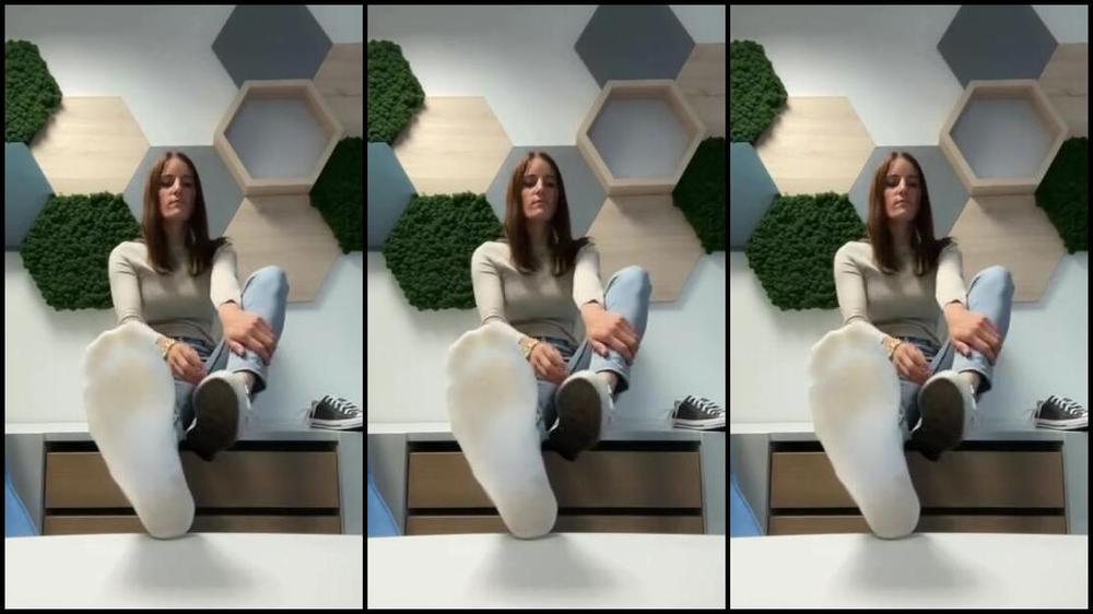 Indubiopronova Nicknamed Indubiopronova Onlyfans Where Are My Stinky Sock Lovers At You Ll Love This Clip Ive Worn These Socks For