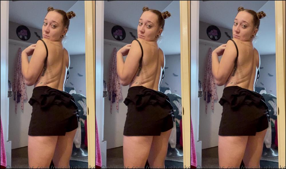 Misskushcakes 2811434980 03 21 2023 Comment What Time I Should Live Stream Strip Shows Amp Twerk Dm For Live Private Dances