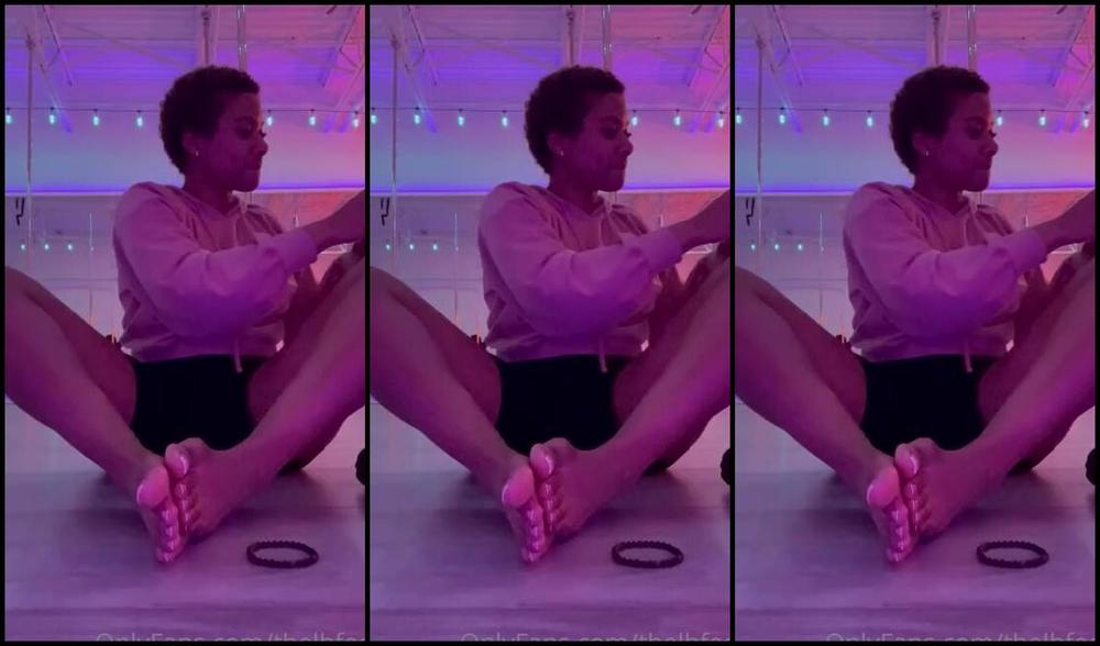 Thelbfeet Nicknamed Thelbfeet Onlyfans Who Likes Stretching Videos